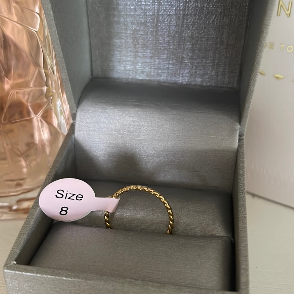 💕NEW 14KT YG TWISTED BAND RING SZ 8💕 MADE IN ITALY